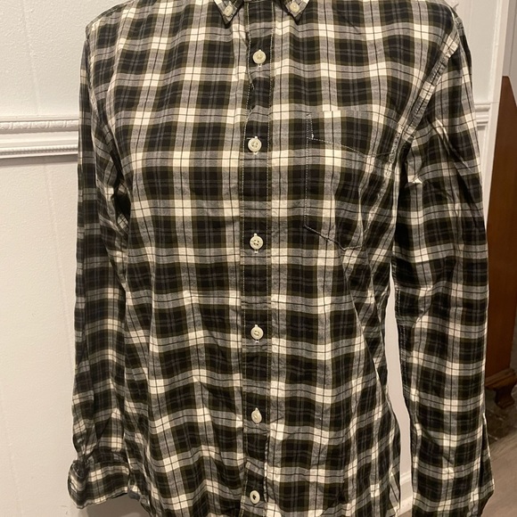 American Eagle long sleeve button down